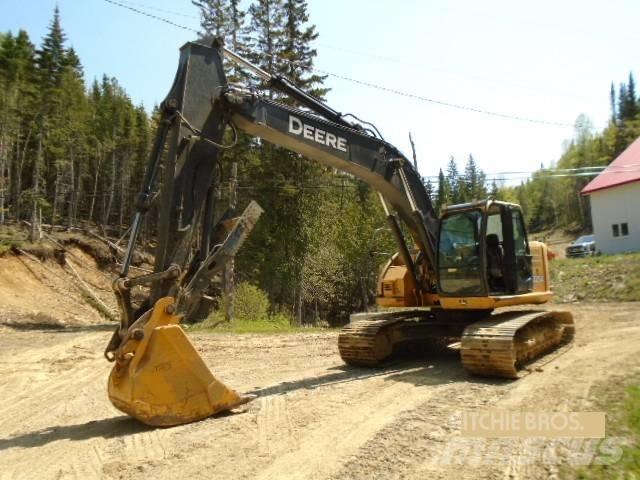 John Deere 225 DLC Raupenbagger