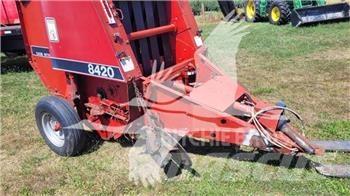 Case IH 8420 Rundballenpressen