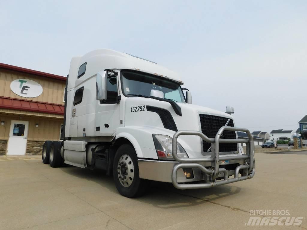Volvo VNL Sattelzugmaschinen