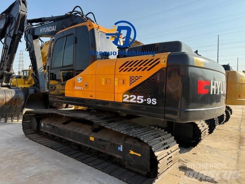 Hyundai 225-9S Raupenbagger