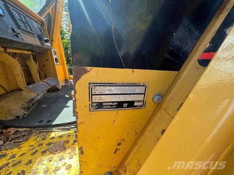 CAT D4C Bulldozer