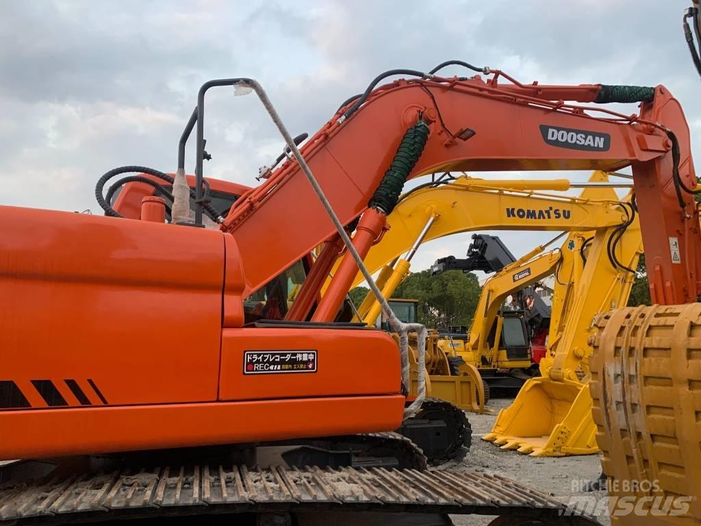 Doosan DX 225 LC Raupenbagger