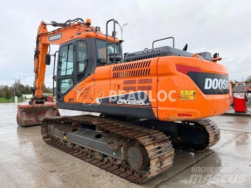 Doosan DX 225 LC Raupenbagger