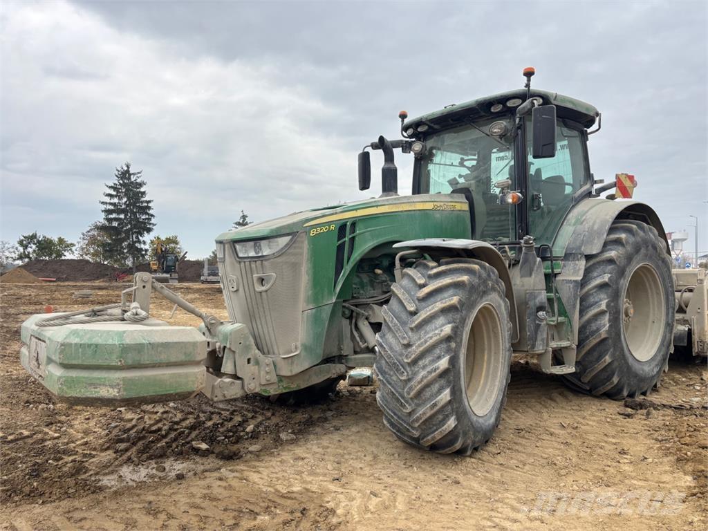 John Deere 8320R Sonstige Baumaschinen