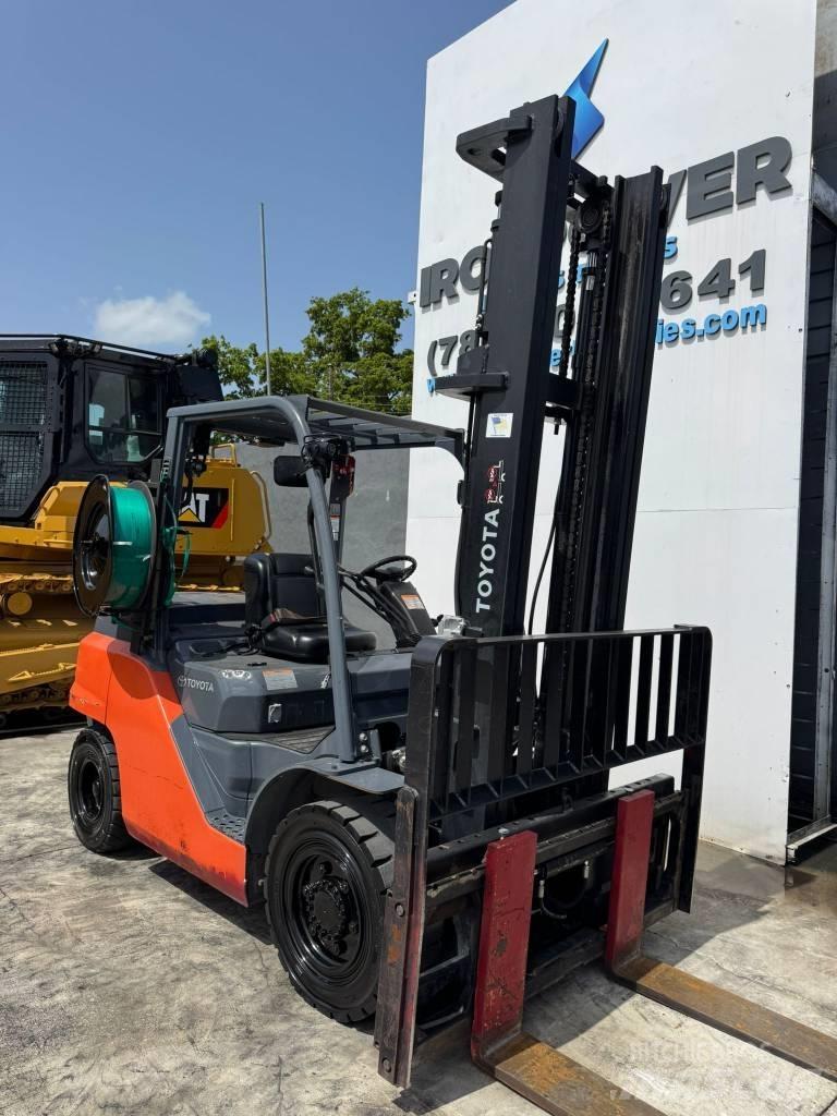 Toyota 8 FD 40 U Andere Gabelstapler