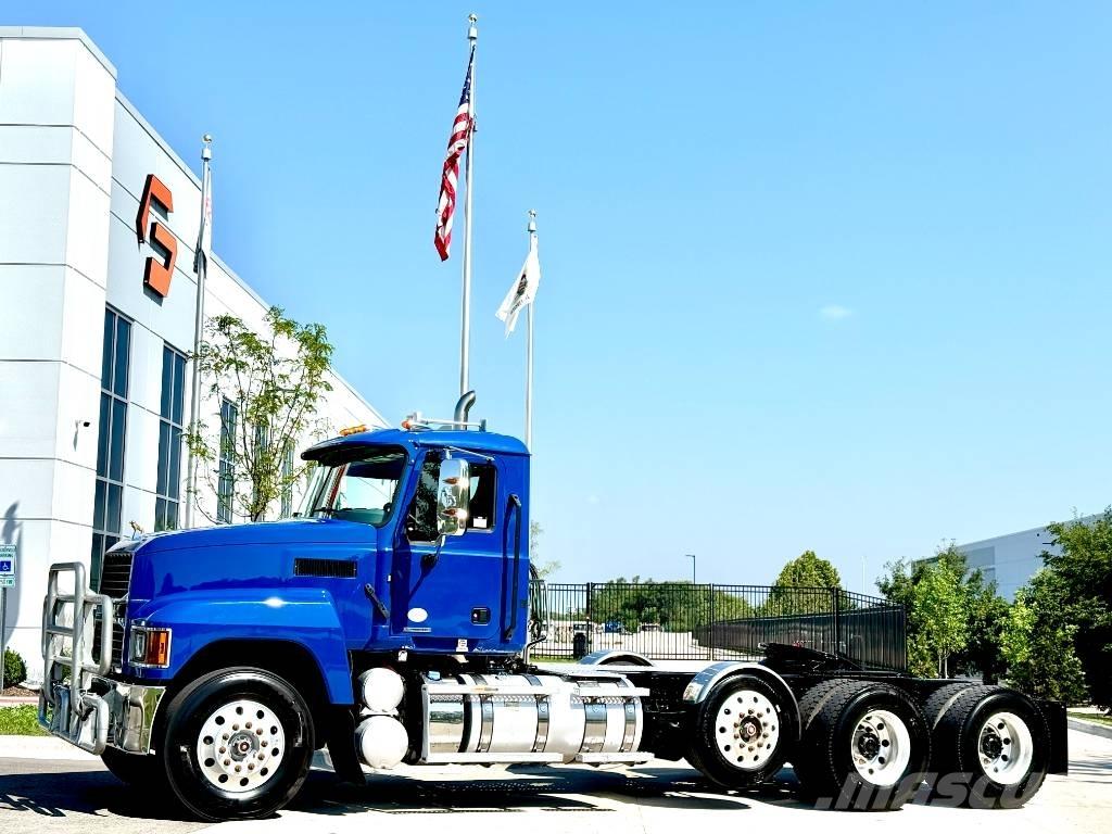 Mack Pinnacle Sattelzugmaschinen