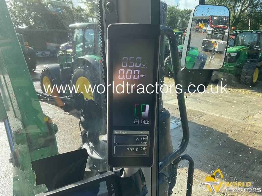 John Deere 6100 M Traktoren