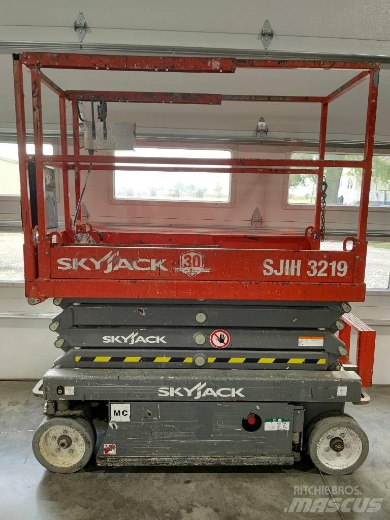 SkyJack SJ III 3219 Scheren-Arbeitsbühnen
