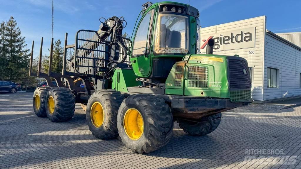 John Deere 1110 E Forwarder