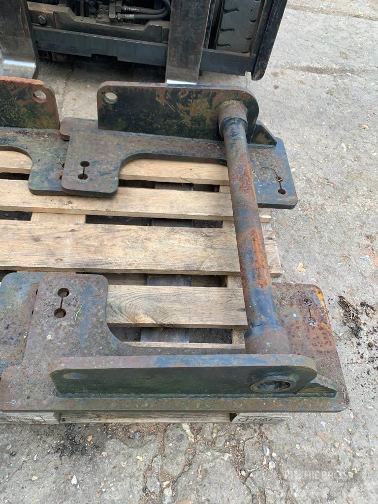  BRACKETS Sonstige Landmaschinen