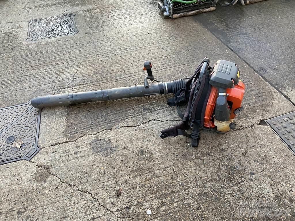 Husqvarna 570BTS Sonstige Landmaschinen