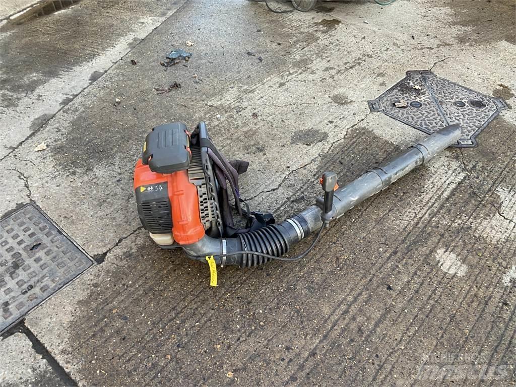 Husqvarna 570BTS Sonstige Landmaschinen