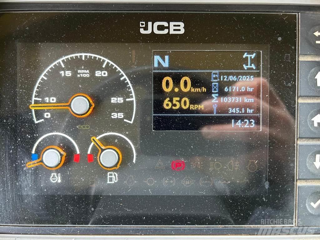 JCB 4220 Traktoren