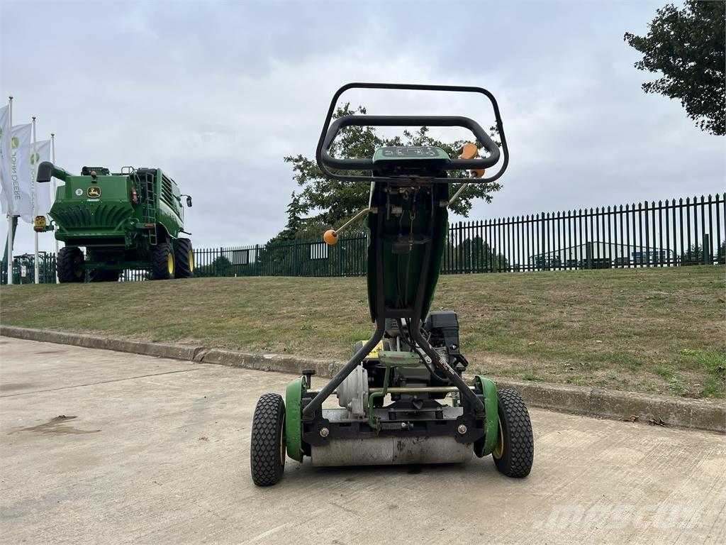 John Deere 220C Sonstige Landmaschinen