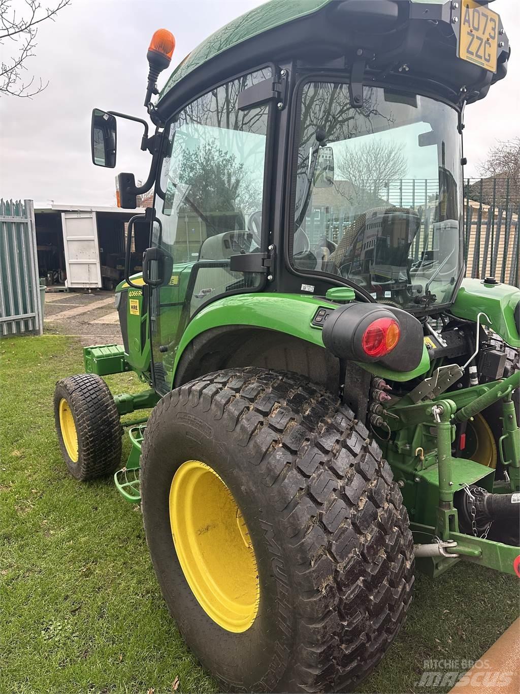 John Deere 4066R Kleintraktoren