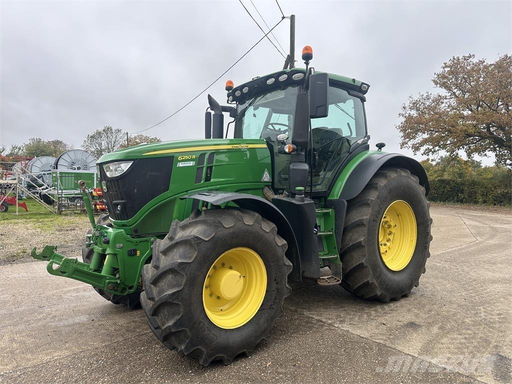 John Deere 6250R Traktoren