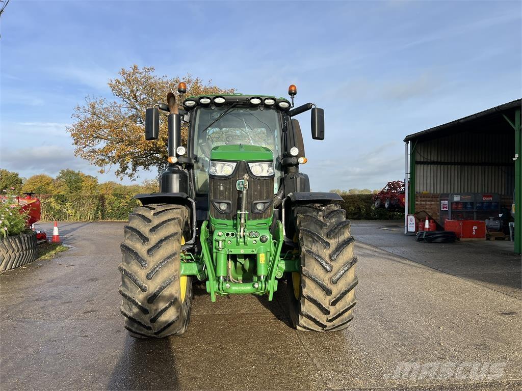 John Deere 6250R Traktoren