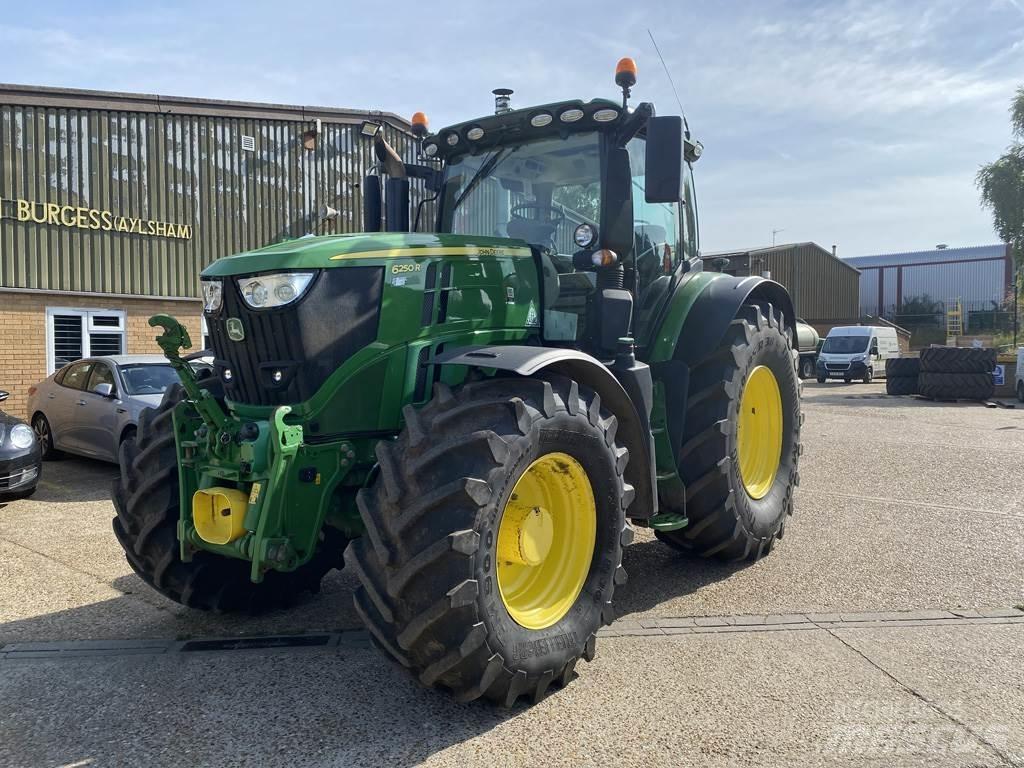 John Deere 6250R Traktoren