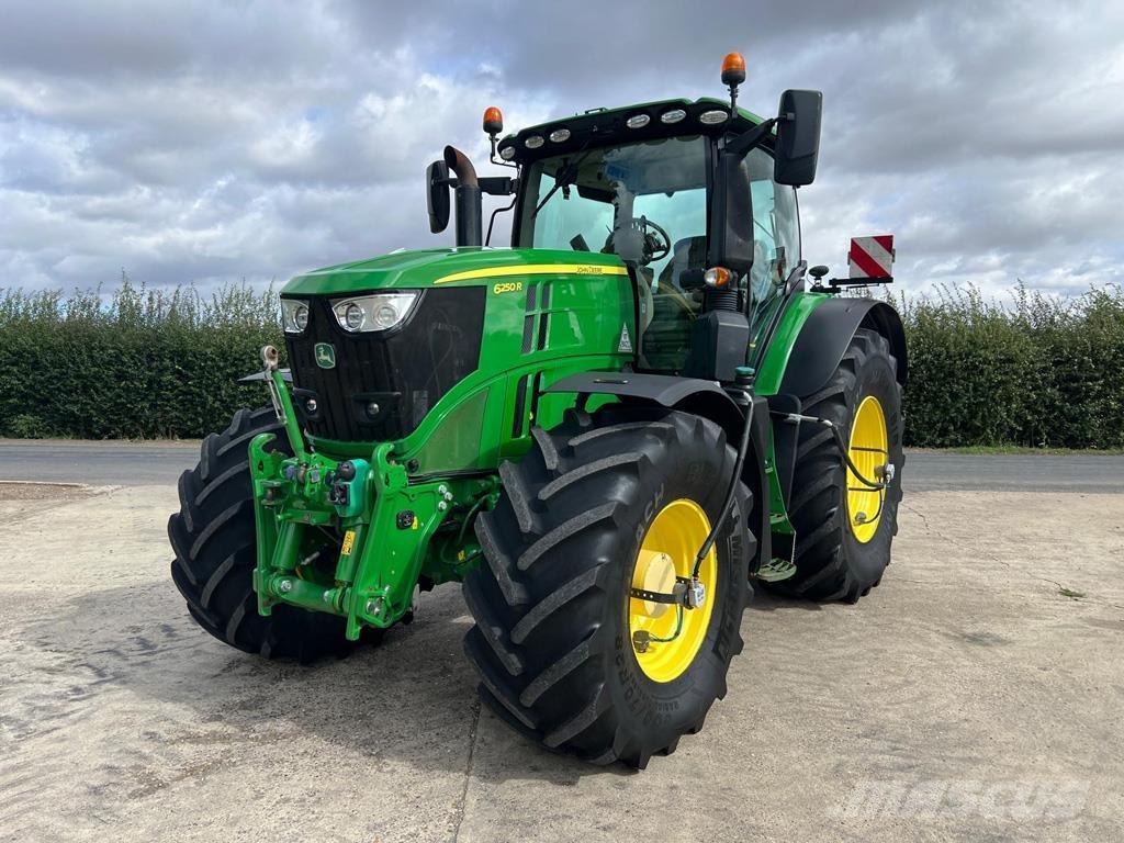 John Deere 6250R Traktoren