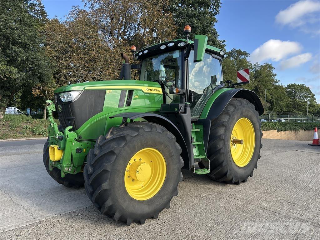 John Deere 6R215 Traktoren