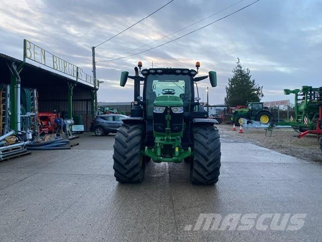 John Deere 6R215 Traktoren
