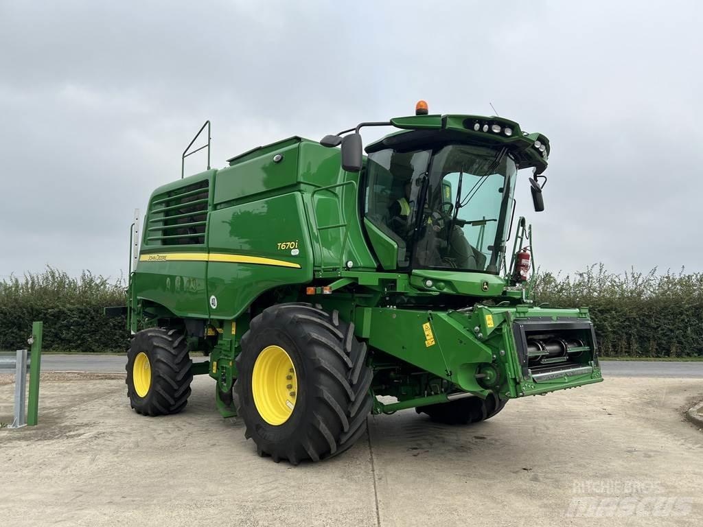 John Deere T670I Mähdrescher
