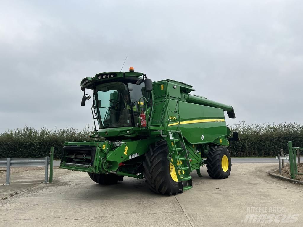 John Deere T670I Mähdrescher