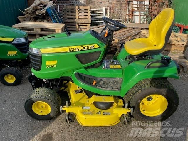 John Deere X750 Traktoren