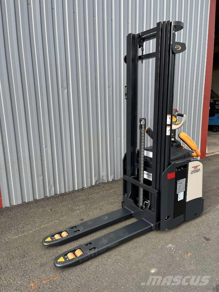 Crown ETi 4000-1.2 Deichselstapler