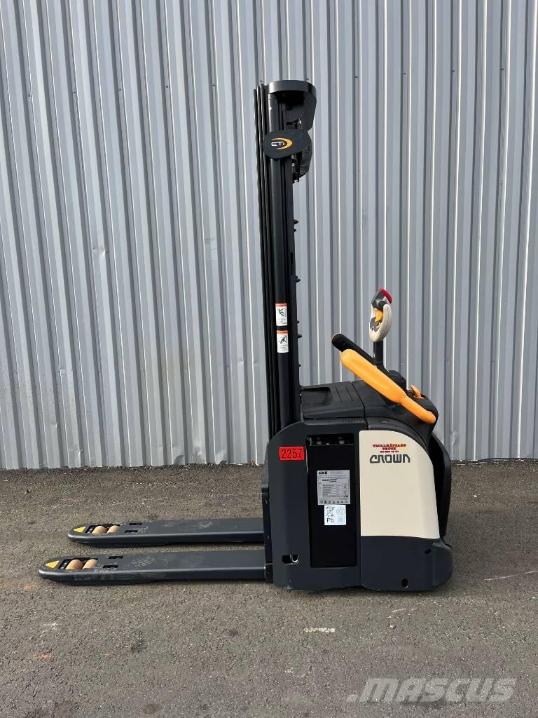 Crown ETi 4000-1.2 Deichselstapler