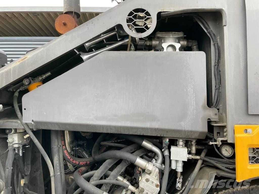 Volvo P6870 ABG Strassenfertiger