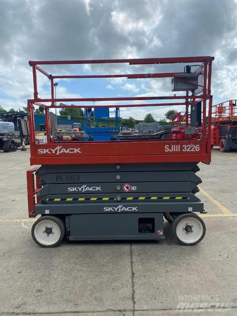 SkyJack SJ 3226 Scheren-Arbeitsbühnen