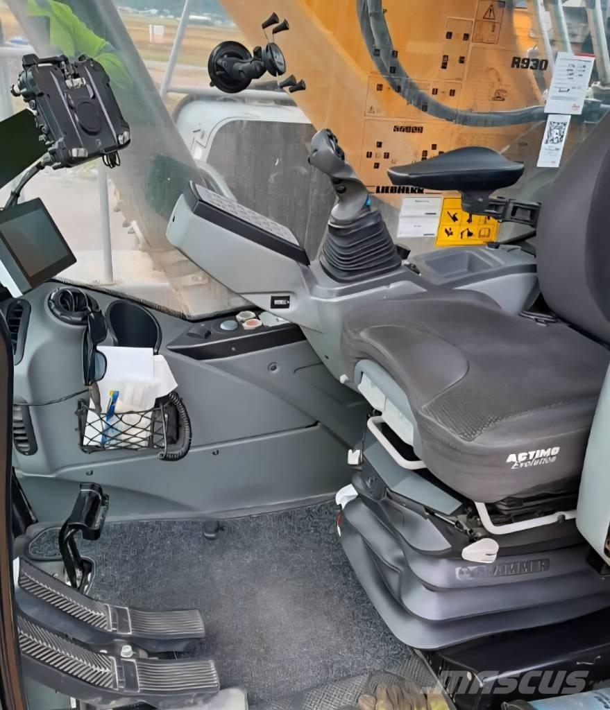 Liebherr R 930 G8 Raupenbagger