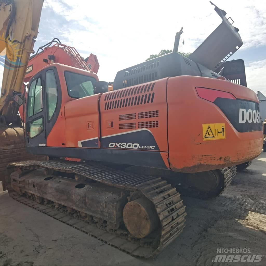 Doosan DX 300 LC Raupenbagger