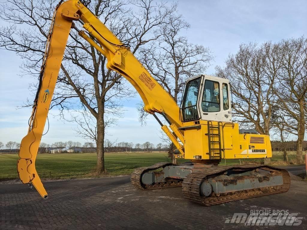 Liebherr 924 EW Materialumschlag