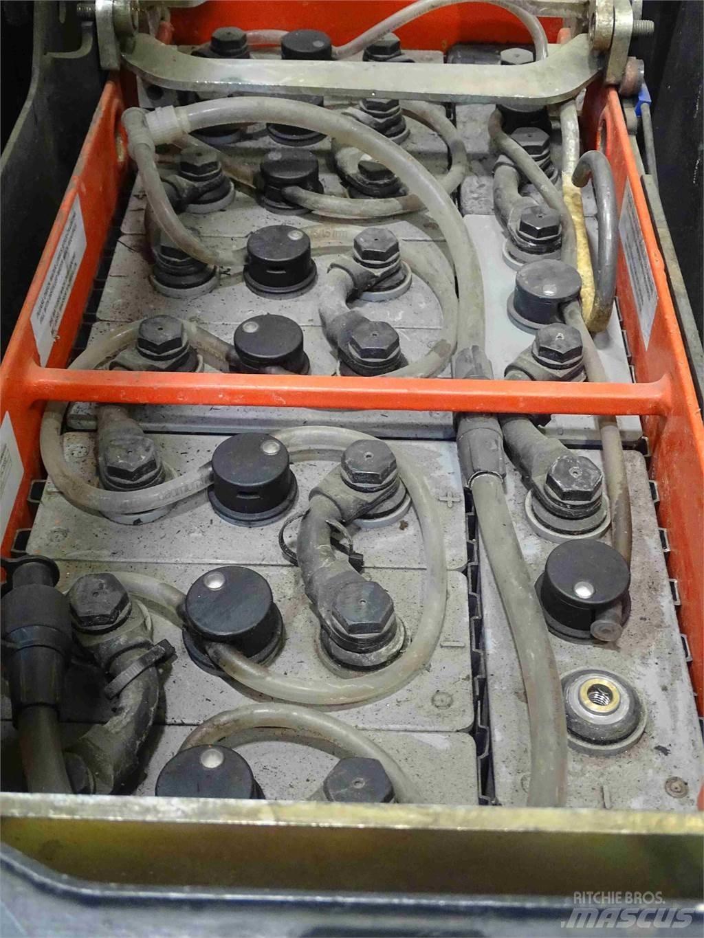Linde L12LSP Deichselstapler