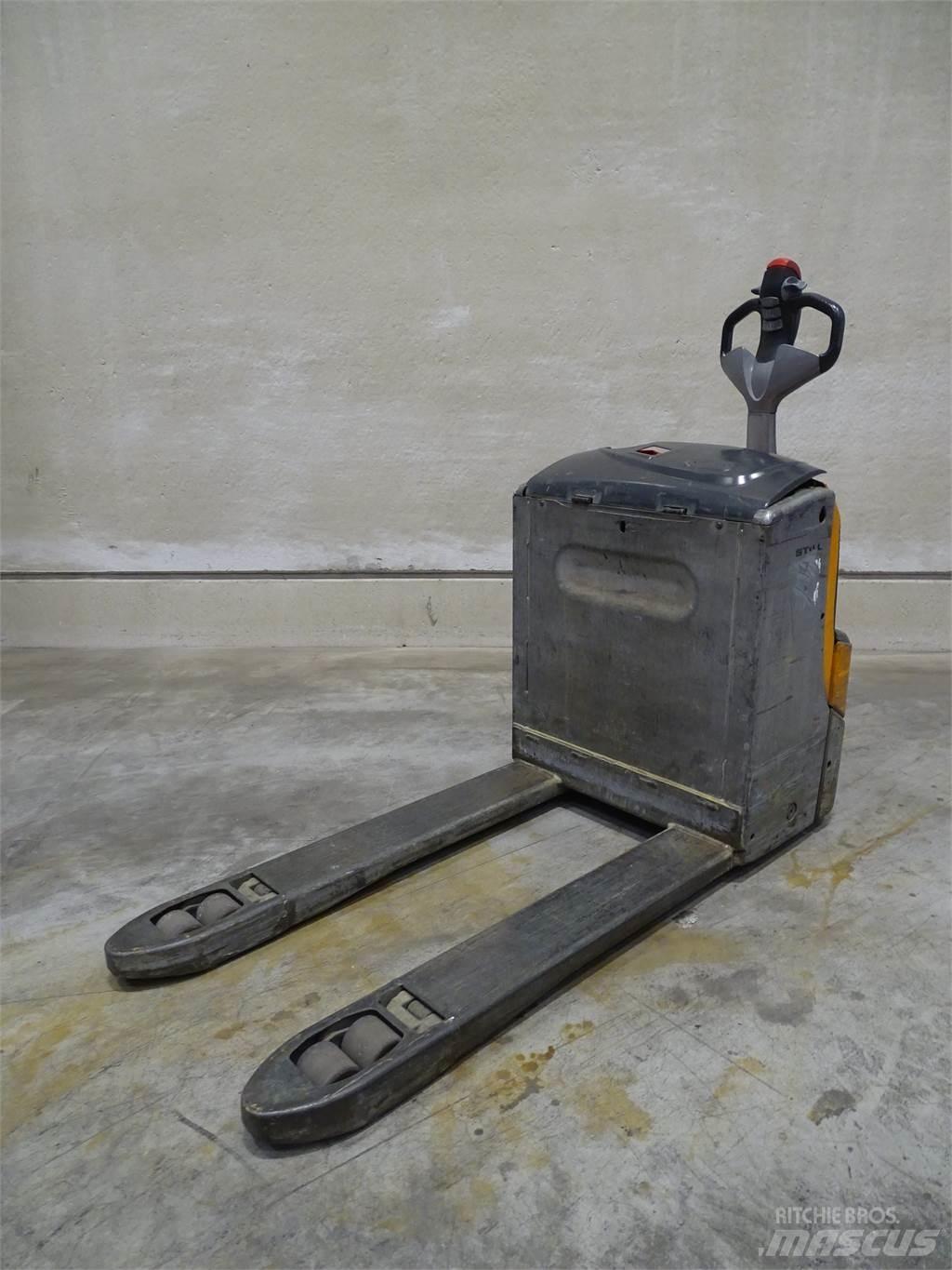 Still EXU16 Niedergabelstapler