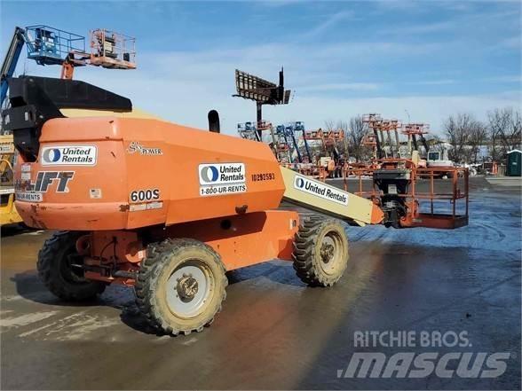 JLG 600S Teleskopbühnen