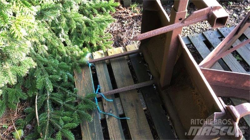  Ålø Frontladerzubehör