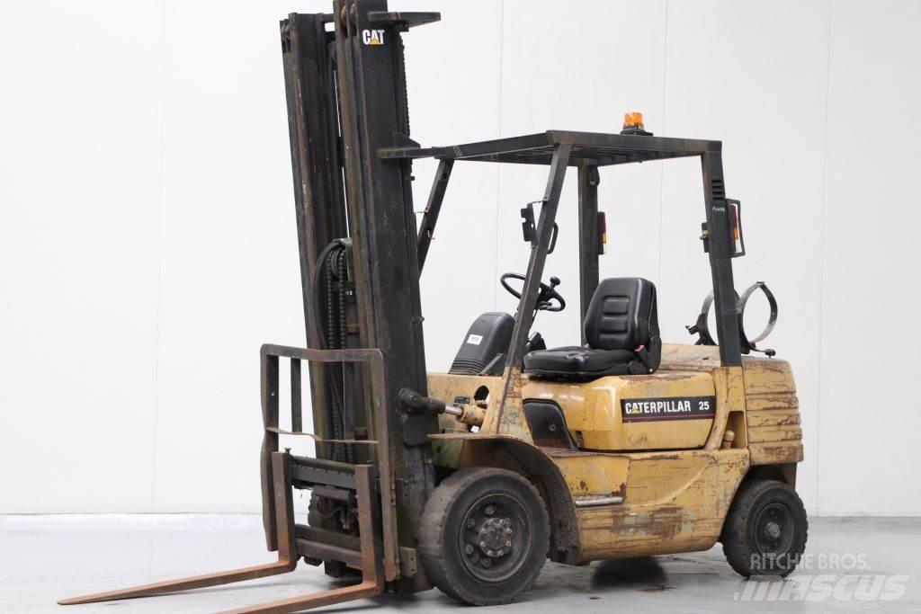 CAT GP25 Gasstapler