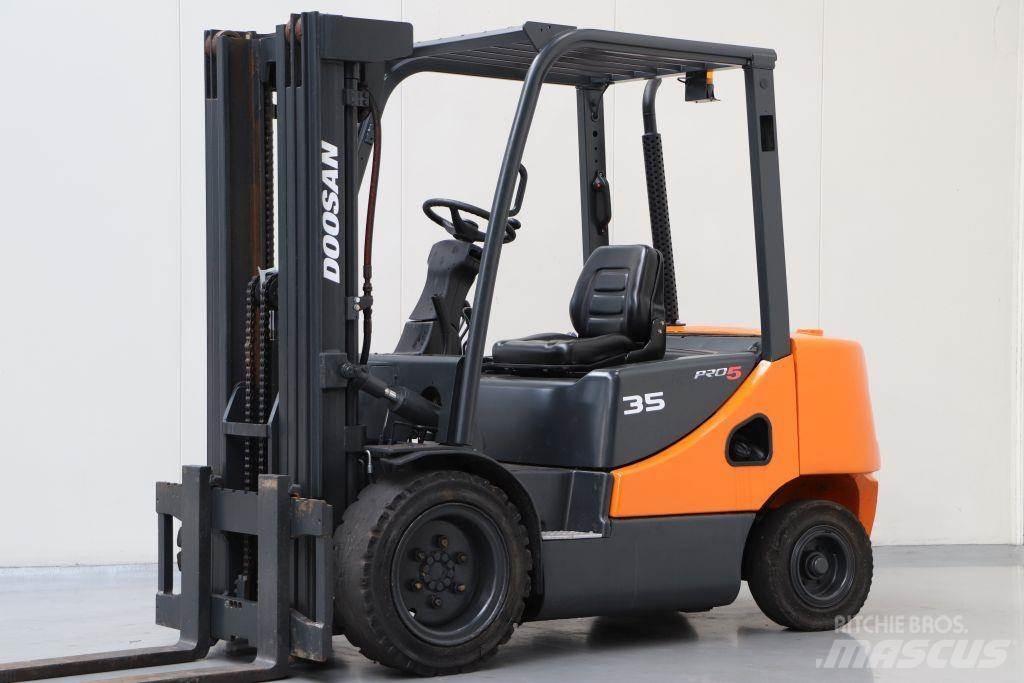 Doosan D35S Dieselstapler