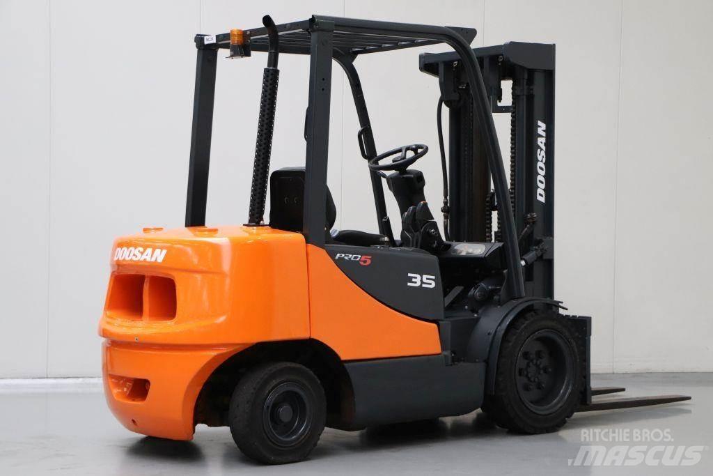 Doosan D35S Dieselstapler