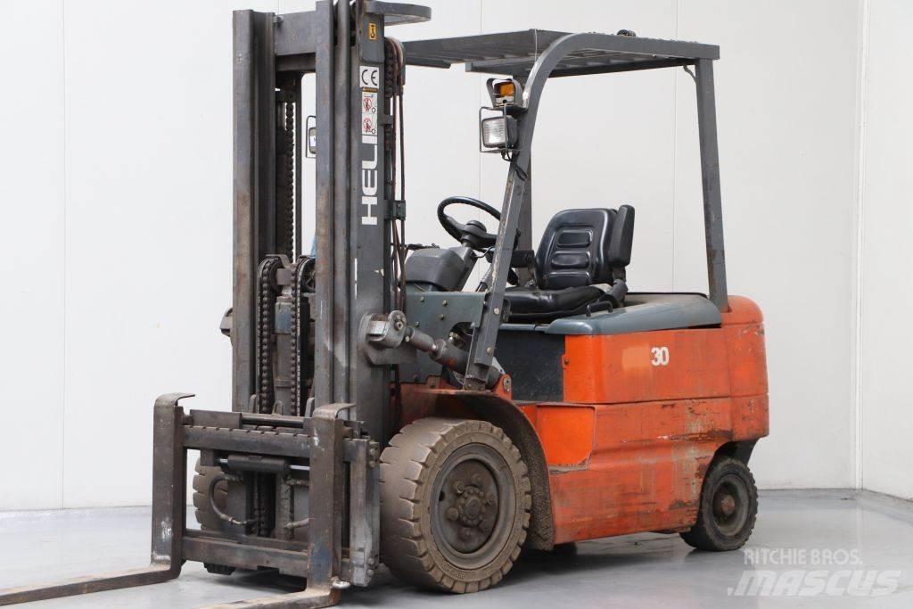 Heli CPD30B Elektrostapler