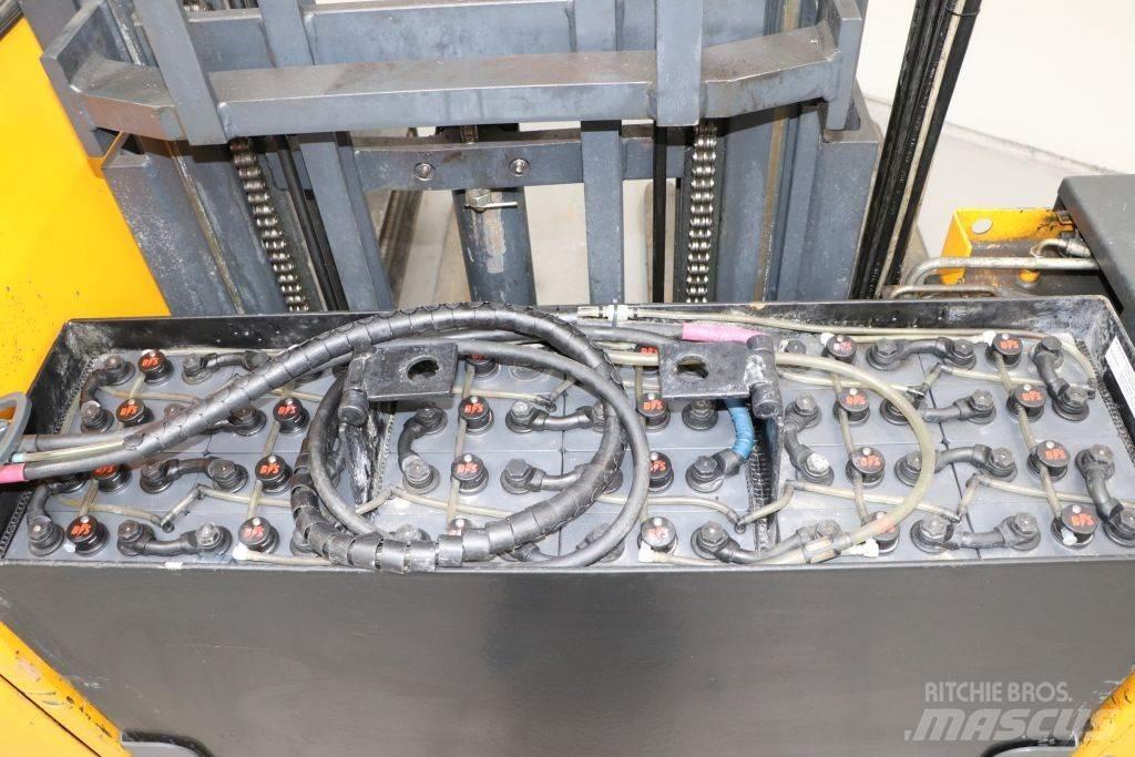 Hubtex VD 25 Seitenstapler