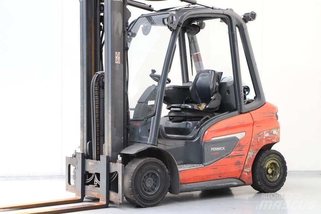 Linde H25T-01 Gasstapler
