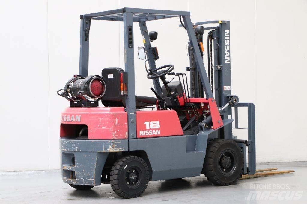 Nissan J01A18 Gasstapler