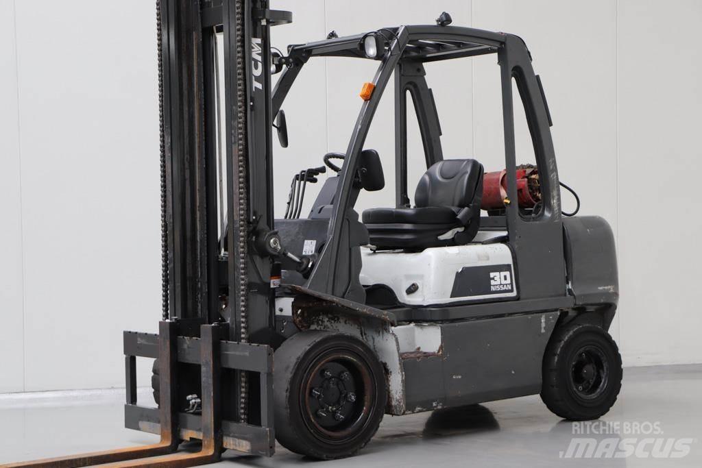 Nissan UG1D2A30LQ Gasstapler