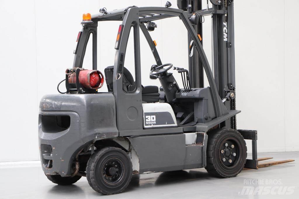Nissan UG1D2A30LQ Gasstapler