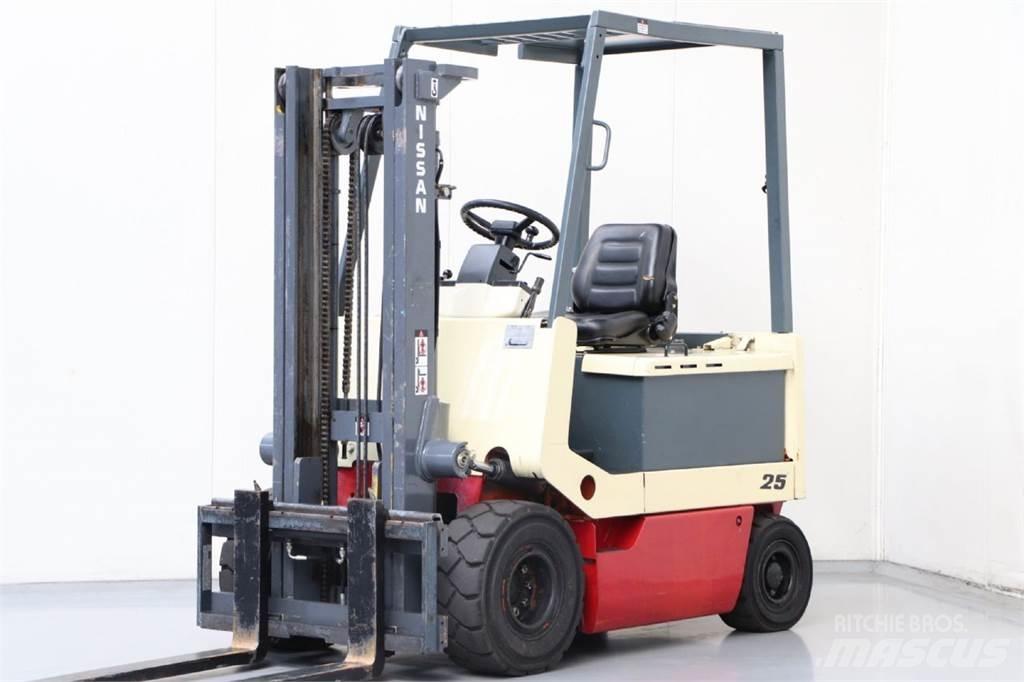 Nissan UM02L25U Elektrostapler