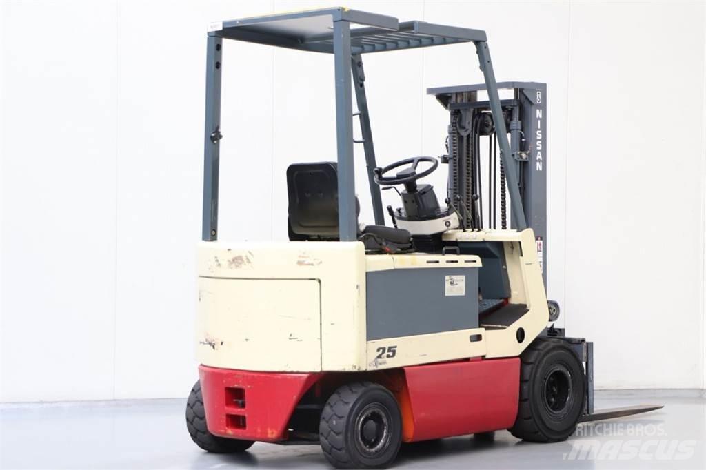 Nissan UM02L25U Elektrostapler